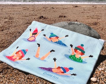 Wild swimmers large zipped bag