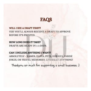 Może przedstawiać: Jasnor&oacute;żowe tło ze słowem &bdquo;FAQs&rdquo; w ciemnobrązowej czcionce. Tekst odpowiada na pytania dotyczące produktu, w tym projekty, czas realizacji i opcje personalizacji. Tekst jest prostą, łatwą do odczytania czcionką.