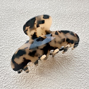 Tortoise Shell Hair Claw Clip,Hair Clip,Claw For Long Hair,Acetate Hair Clip,Hair Clips For Women,Strong Hair Clip,Hair Claw Clip,Hair Claw