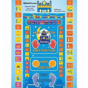 Peut inclure: Tapis de prière éducatif bleu avec texte « Educational Prayer Mat » et « Qiblah Direction ». Comprend des illustrations d'une mosquée, de mains, de genoux et de pieds, avec les mots « Hand Position », « Knee Position » et « Feet Position ». Comprend un écran LCD et des lumières LED.