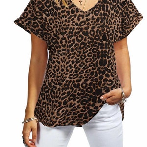 Tuniektop met V-hals, grote maten: T-shirt met korte mouwen en luipaardprint