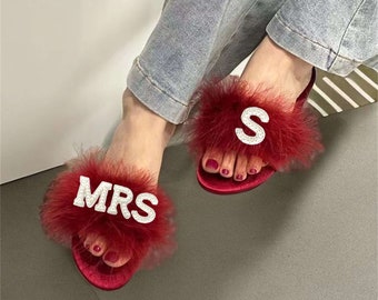 Personalized Bride Feather Slippers, Pearl Fluffy Slippers, Bachelorette Hen Fluffy Party Slippers, Custom Bridal Slipper, Bridesmaid Gifts