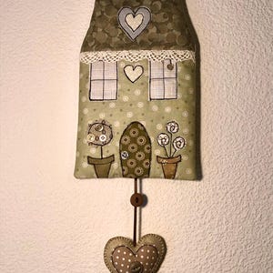 Quilted House PDF Pattern, Cute Cabin Wall Hanging, Textile Art