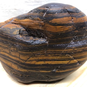 1lb 5oz Banded Iron Formation, Genesis Stone, Viewing Stone Rock Art! NY-00-M