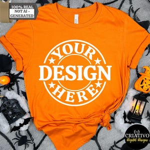 Burnt Orange Bella Canvas 3001 Tshirt Halloween Mockup | Orange BC 3001 T-Shirt Mockup | Prawdziwy model | Zabawna, modna, upiorna koszulka na Halloween