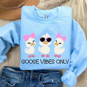 Silly Goose SVG, Snarky Goose Retro Humor svg, Sassy Animal Silly Goose png, Funny Animal Meme Aesthetic svg, Trendy Sublimation
