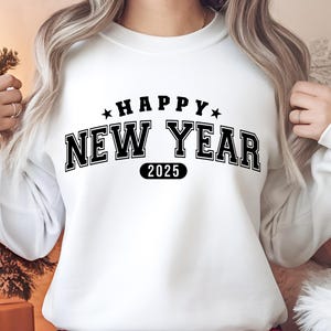 Gelukkig nieuwjaar 2025 SVG, trendy oudejaarsavond SVG, nieuwjaarsshirtontwerp png, hallo 2025 png
