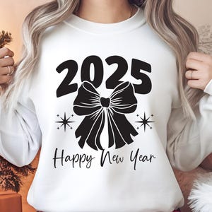 Gelukkig nieuwjaar 2025 SVG, trendy oudejaarsavond SVG, nieuwjaarsshirtontwerp png, hallo 2025 png