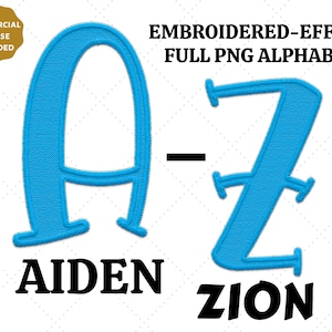 Puede incluir: Letras del alfabeto de efecto bordado de la A a la Z en azul con un aspecto cosido. Las letras se muestran con los nombres Aiden y Zion debajo.