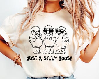 Silly Goose SVG, Snarky Goose Retro Humor svg, Sassy Animal Silly Goose png, Funny Animal Meme Aesthetic svg, Trendy Sublimation
