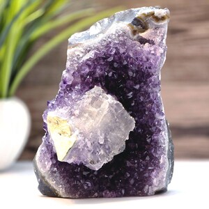 Amethyst Geode with Calcite – A Masterpiece of Nature