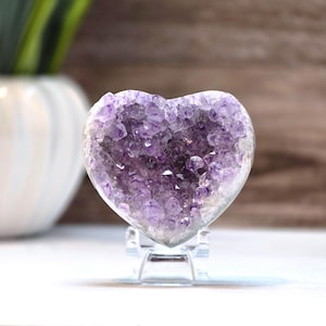 Light Purple Amethyst Heart – Small Gemstone Decor with Calming Energy