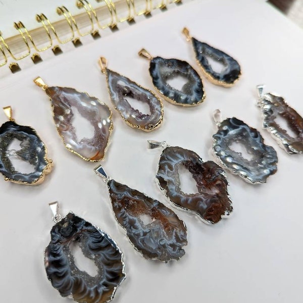 Agate Geode Druzy Slice Pendants (with Electroplated) (24k Gold plated or Silver plated)(Wholesale Accesories)(Jewelry Supply) (Handmade)