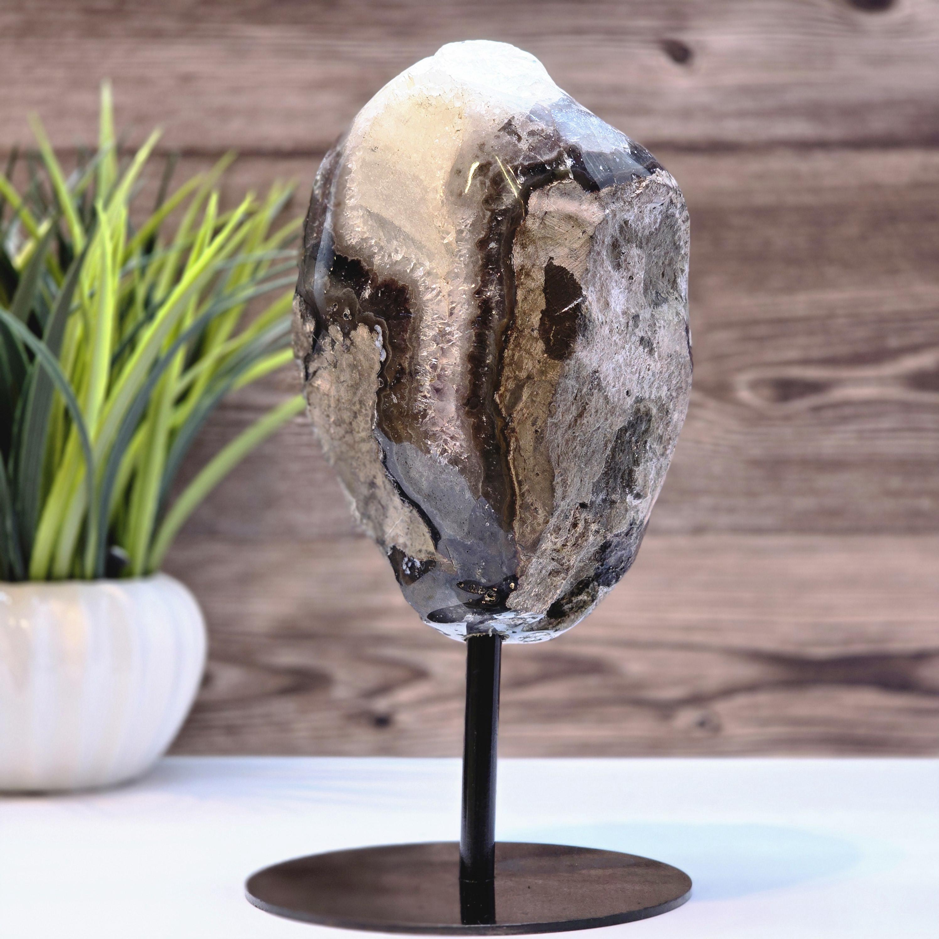 希少な方解石を含む大きなアメジストジオード - コレクターズ