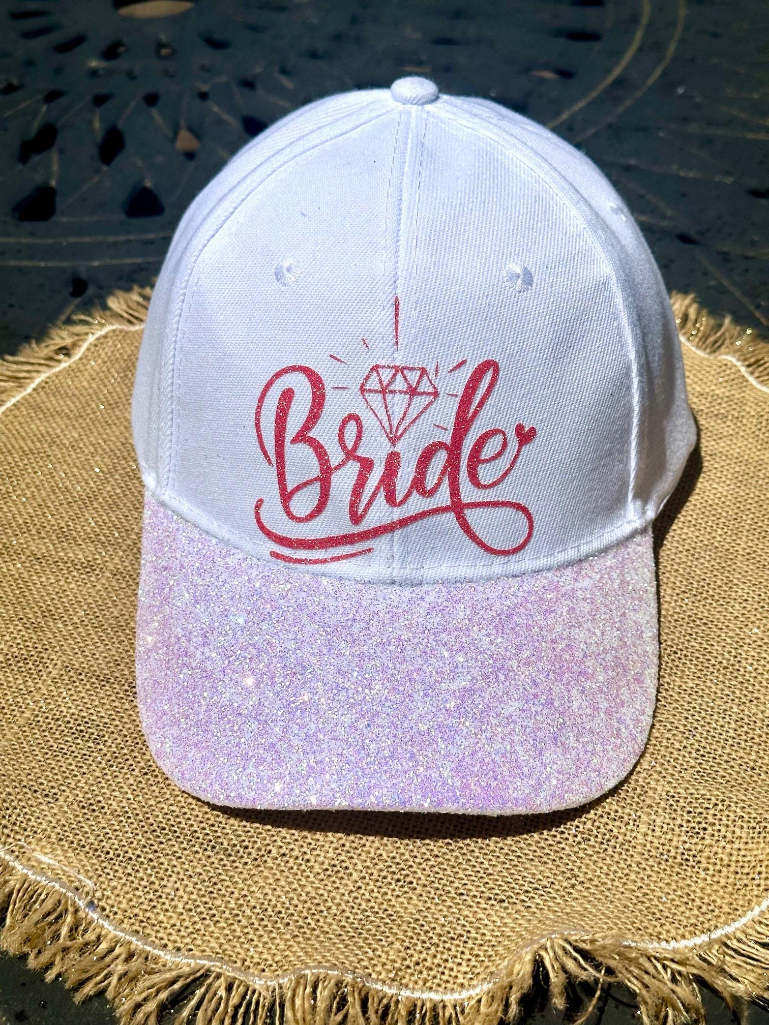 Cappello da sposa con glitter bianco opale - Cappellino da baseball scintillante per sposa, per addio al nubilato, regalo per addio al nubilato, regalo di nozze, accessorio per futura sposa - Italia