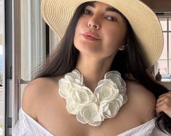Witte bloemenketting, statementketting, handgemaakte bloemenketting, bruidssieraden, boho-ketting, zomerketting, cadeau voor haar