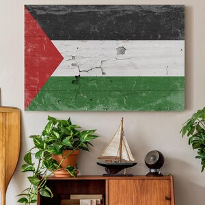 Vintage Palestine Flag Canvas Art: Distressed Wood Style imagem 6