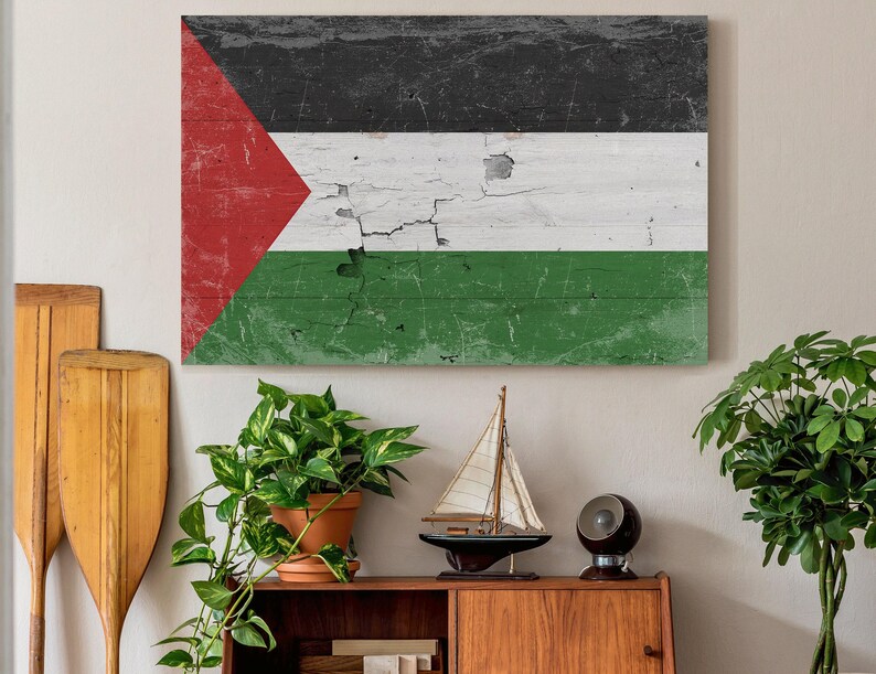 Vintage Palestine Flag Canvas Art: Distressed Wood Style imagem 6