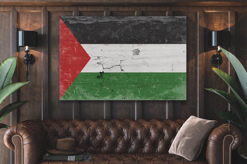 Vintage Palestine Flag Canvas Art: Distressed Wood Style imagem 7