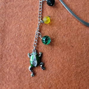 Frog Chain Bookmark
