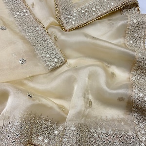 Elegant Organza Bridal Dupatta with Sequin Embellishments - For every occasion
