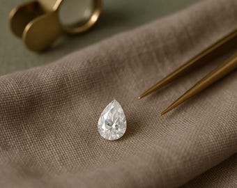 IGI Certified Pear Cut Lab Grown Diamond: VS1 F Color, 1-2 Carat