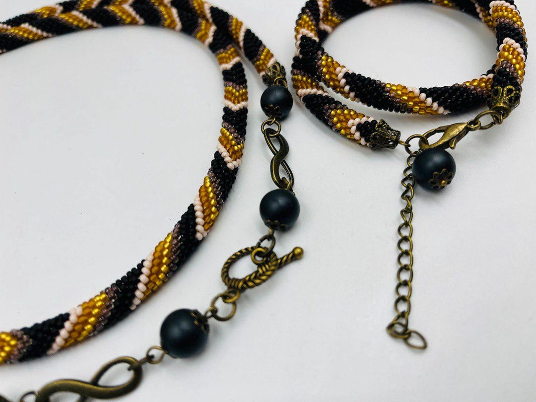 Elegant Black Beaded Necklace and Bracelet Set Vintage Fashion Black Beaded Necklace and Bracelet Set | eBay main image 3
