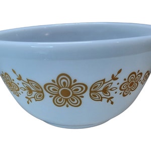 Vintage Pyrex GOLD BUTTERFLY 1-1/2 QT. Mixing Bowl #402