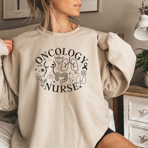 Onkologie Krankenschwester Sweatshirt: Gemütliches Cancer Nurse Crewneck