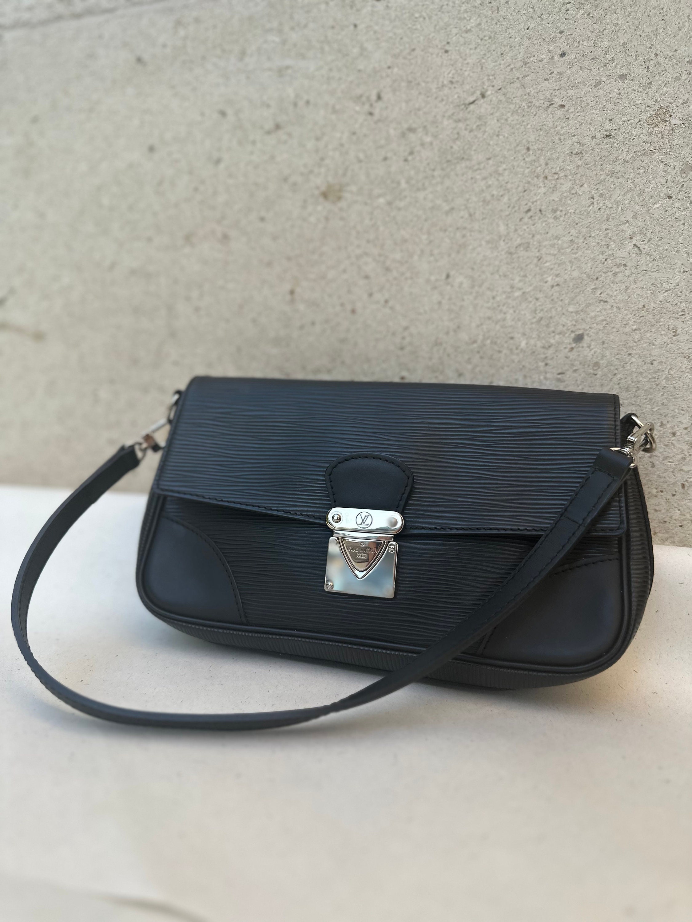 Louis Vuitton Epi Segur Pochette