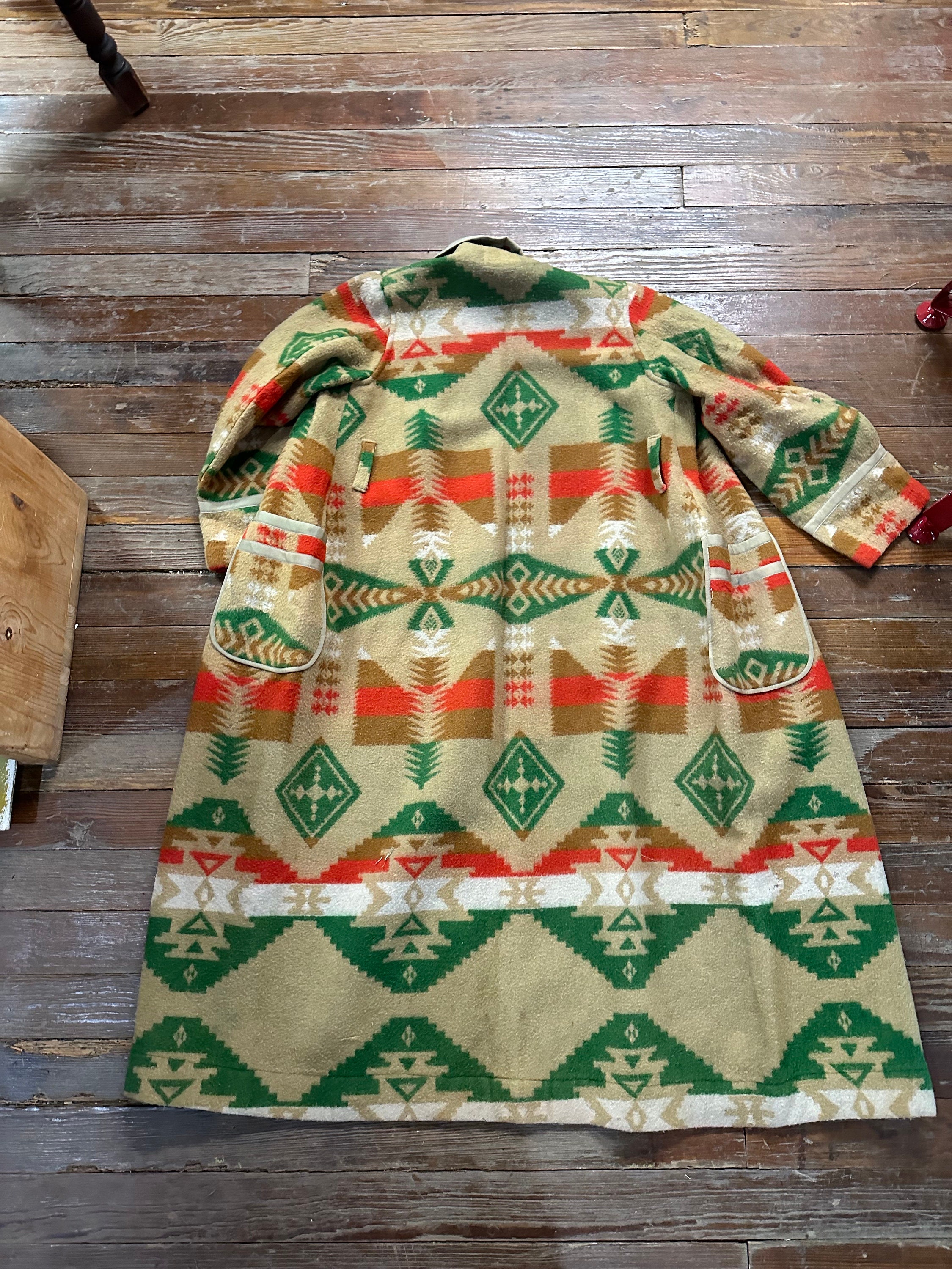 1920s Jacobs Oregon City Woolen Mills Indian Blanket Robe Coat