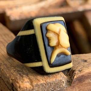 Vintage Bakelite Lucite Early Plastic Cameo Prison Mens Ring - Trench Folk Outsider Tramp Art Depression Era