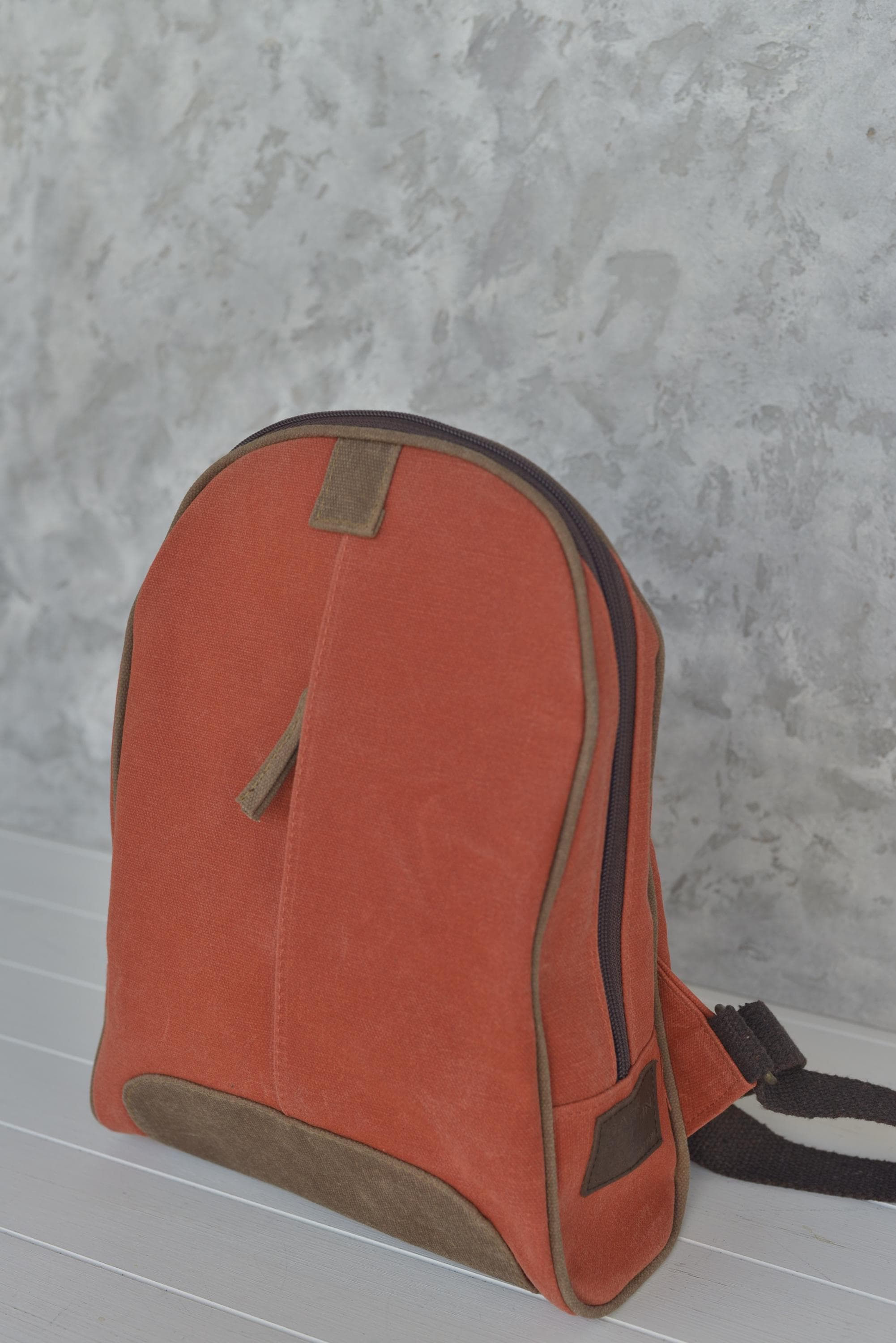 Handmade Rust Orange Canvas Backpack – Vintage Everyday  display picture 3