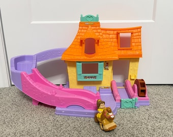 Klip Klop Belle Cottage with yellow dress Belle