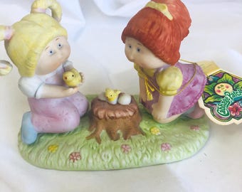 Vintage 1984 Cabbage Patch Kids Figurine OAA Korea Extra Special Girls w Chicks & Original Tag