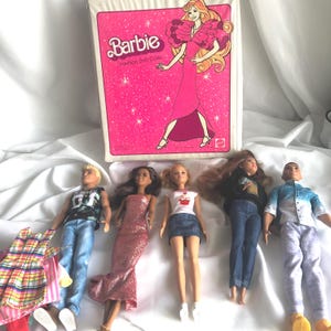 Vintage 1982 Barbie Collector- Barbie Carrying Case with (5) Dolls Barbie & Ken Doll Collection – Vintage Case with Outfits Included&quot;