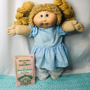 Vintage 1985 Cabbage Patch Kid Bliss Sarah - Originalpapper och födelsebevis - HM #1 OK Factory - Blond fläta Blå ögon - 80-tals Coleco