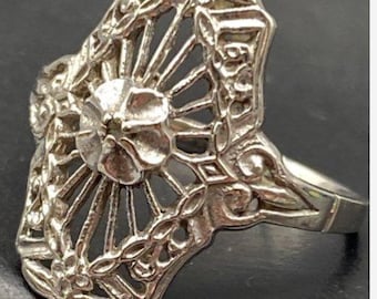 Vintage Antique 10K White Gold Flower Filigree Ring Art Deco Edwardian