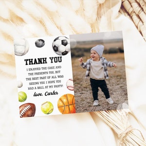 Tarjeta de agradecimiento con foto deportiva Tarjeta de agradecimiento de cumpleaños con tema deportivo Tarjeta de agradecimiento rellenable previamente para primer cumpleaños Tarjeta de agradecimiento editable de 14 SP