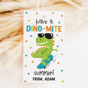 Etiqueta de fin de clases de dinosaurios, etiqueta de último día de clases de verano de Dino-Mite, etiqueta de agradecimiento al profesor de la clase de dinosaurios, plantilla imprimible 01ES