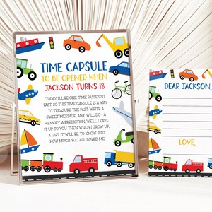 Transporttijdcapsule, Things That Go Boy 1e verjaardag Gastenboek, auto's Vrachtwagens Voertuigen Tijdcapsule Feestdecoraties Sjabloon 22TR