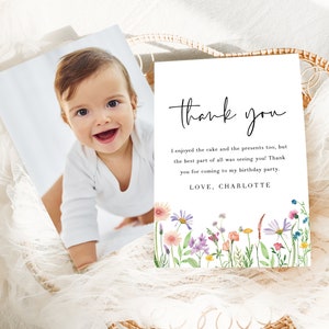 Cartão de agradecimento editável com flores silvestres, cartão de agradecimento com foto floral, cartão de agradecimento moderno para festa no jardim de flores com foto no verso 1021
