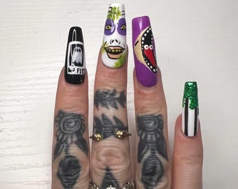 Handpainted Beetlejuice gel x press on nails. Sandworm glitter Halloween movie nails