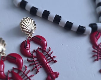 Conjunto para amantes de la langosta / Collar con dije de langosta roja y aretes de concha / Joyería náutica kitsch / Accesorios de verano originales