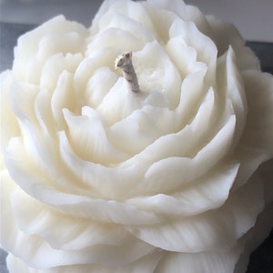 Handmade peony flower candle with soy wax, ideal gift for Mother's Day and for flower lovers image 4
