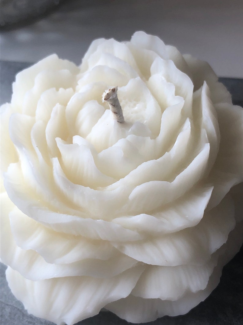 Handmade peony flower candle with soy wax, ideal gift for Mother's Day and for flower lovers image 4