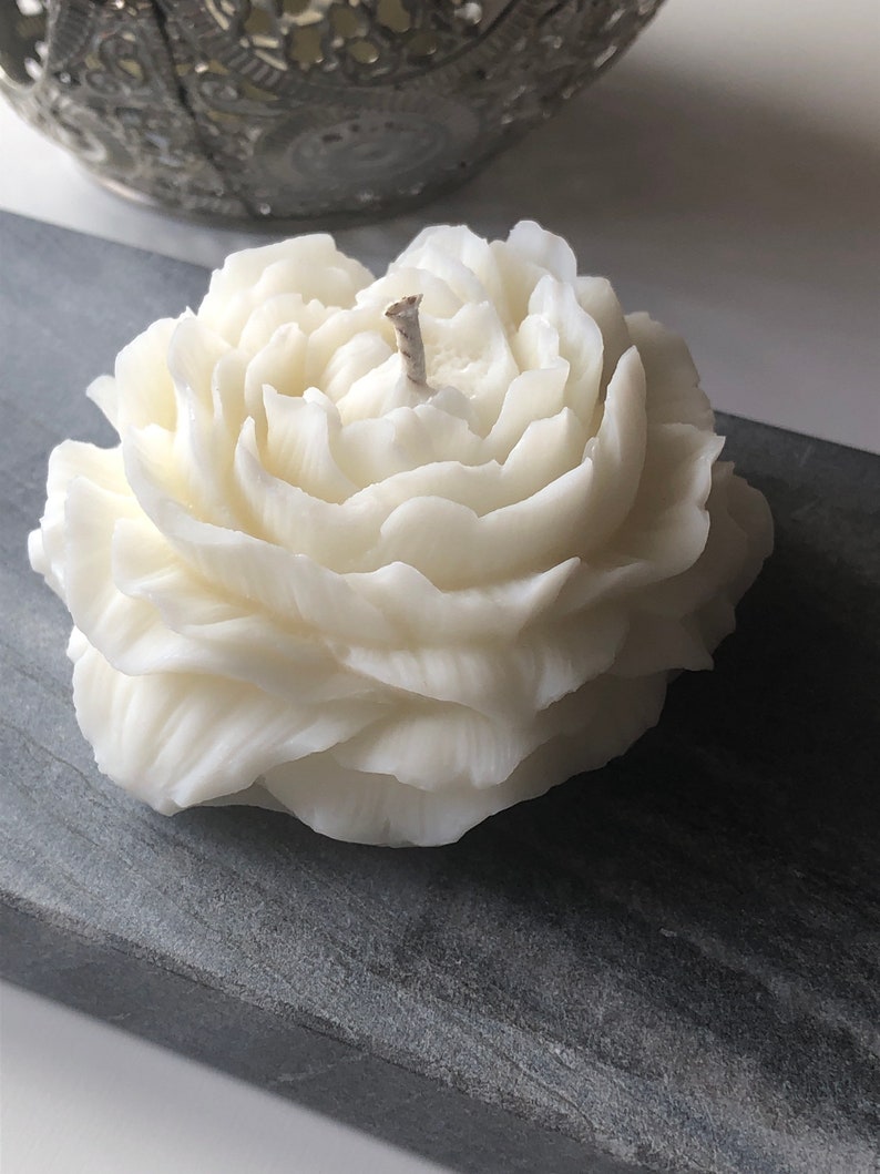 Handmade peony flower candle with soy wax, ideal gift for Mother's Day and for flower lovers image 3