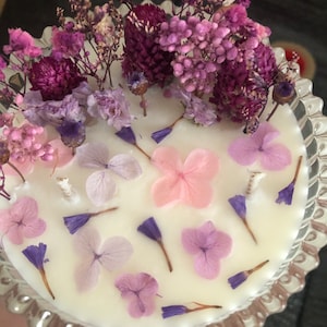 Dried flower candle scented with scents from Grasse