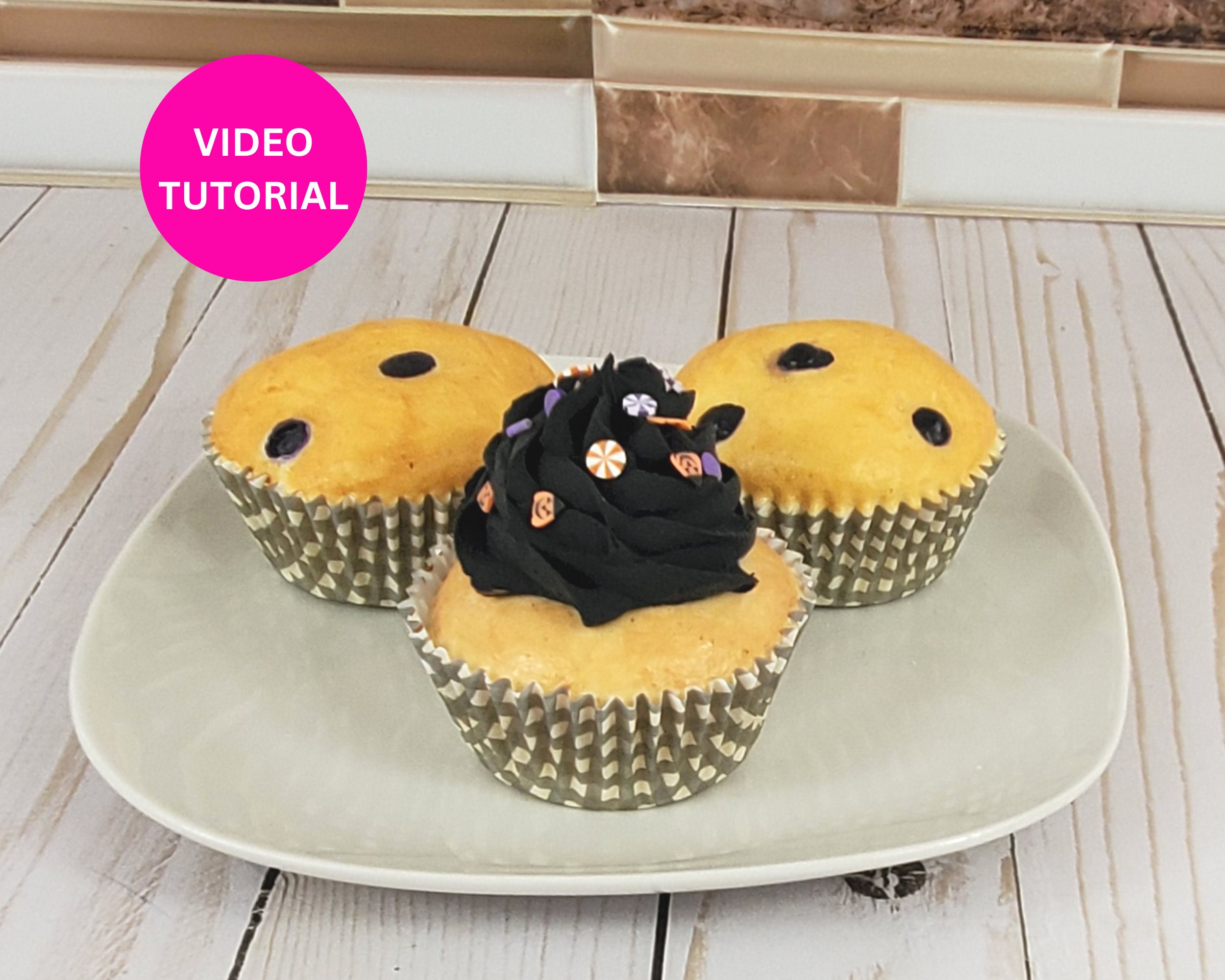 Tutorial su cupcake finti e muffin ai mirtilli, come realizzare