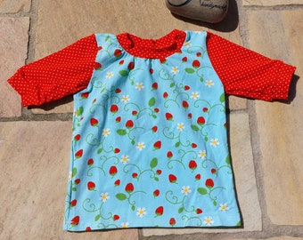 T-shirt light blue strawberries size 98